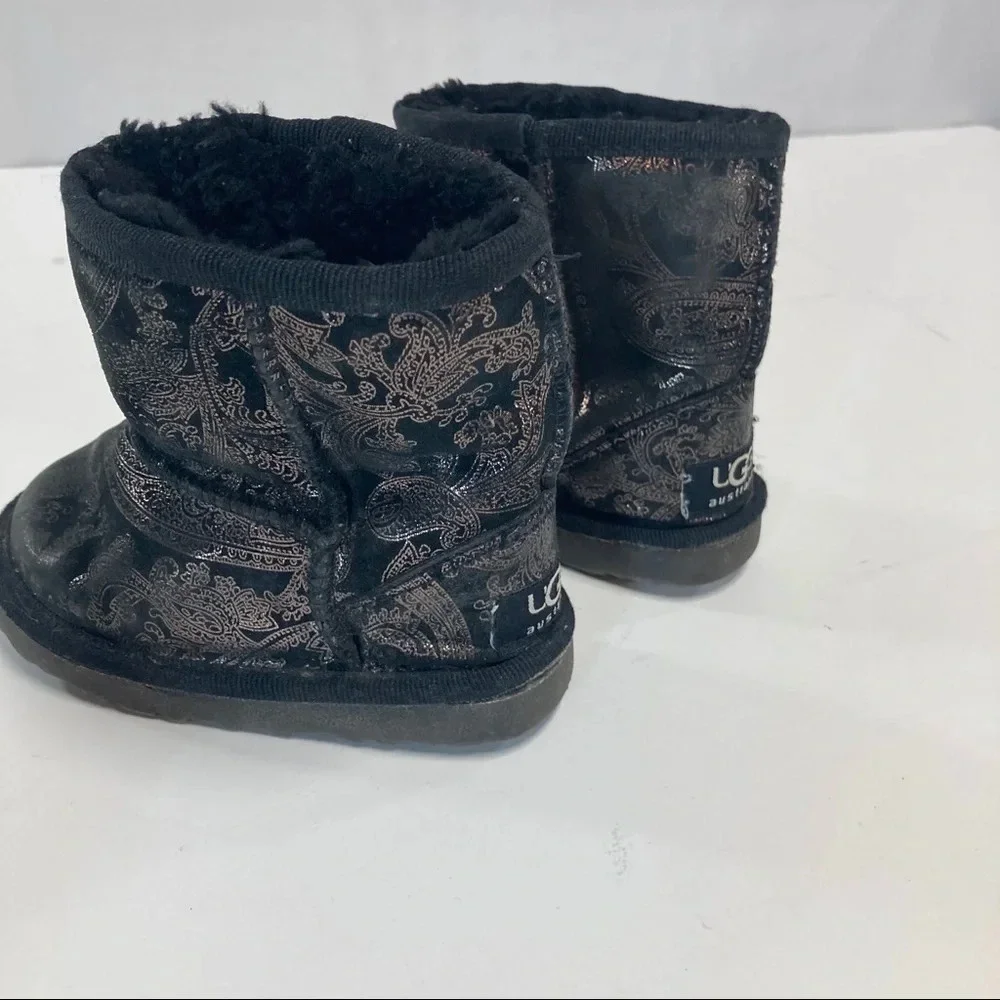UGG Black and Gold Paisley 24 months boots fur lined